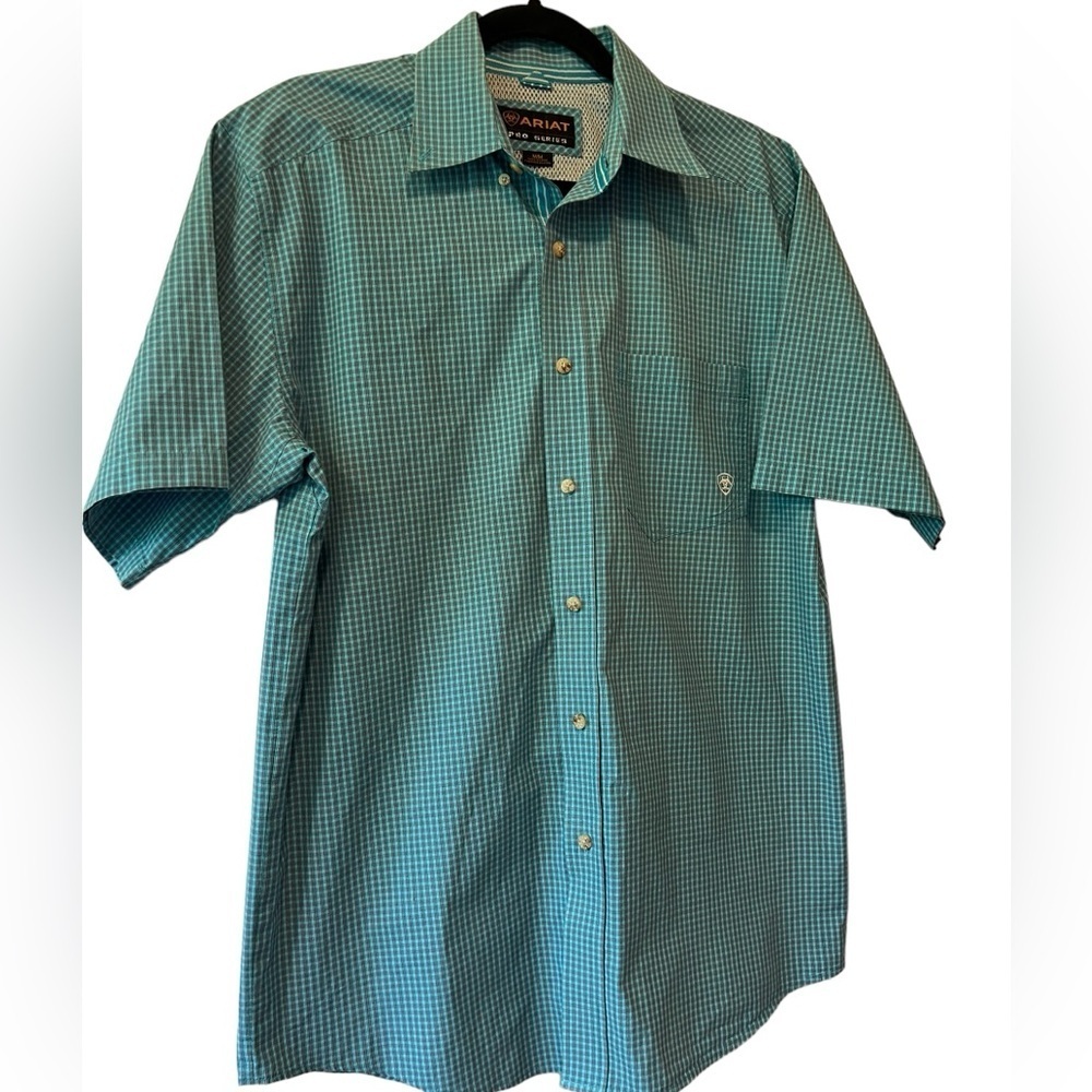 Ariat Pro Shirt  Western Cowboy Green Cowboy Size MM in excellent condition.
